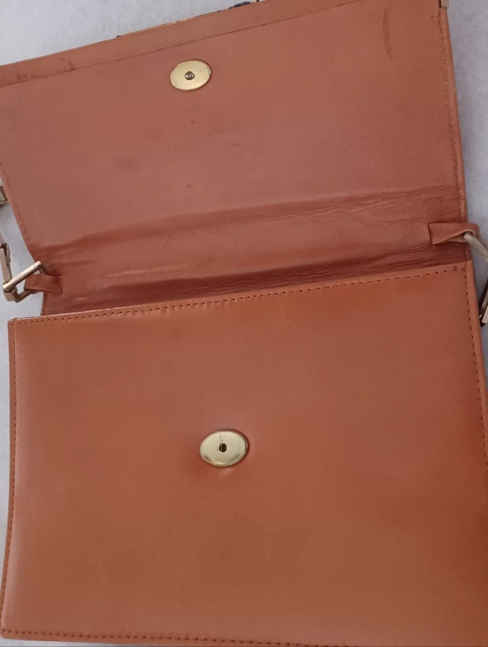VINTAGR Emerald Green Tan Clutch From Hong Kong with Gold Chain Strap